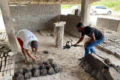 Moderna Publicidade realiza produção de VT Institucional sobre trabalhos em Olarias de Governador Mangabeira